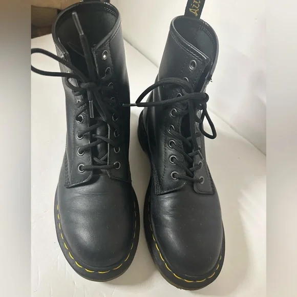 Dr. Martens Black Leather Boots with Yellow Stitching Size 8 - Picture 3 of 7